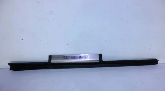 Mercedes-Benz R W251 Front sill trim cover A2516800135