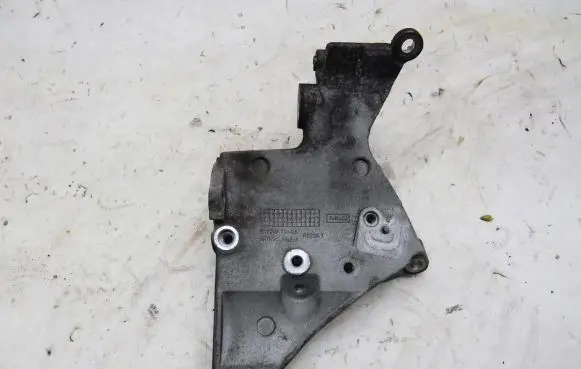 Jaguar XJ X351 Engine mount bracket