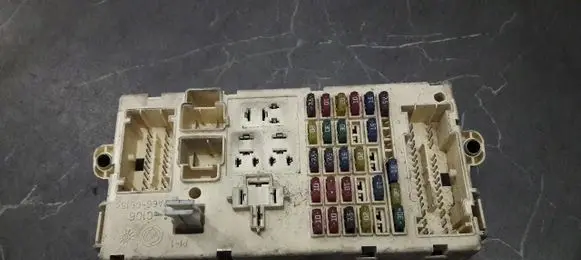 Fiat Punto (188) Fuse box set 46758961