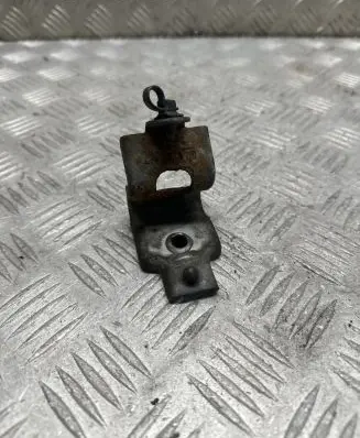 Opel Insignia A Radiator mount bracket 13239137