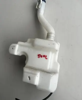 Fiat 500L Windshield washer fluid reservoir/tank
