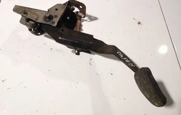 Mazda CX-7 Brake pedal 