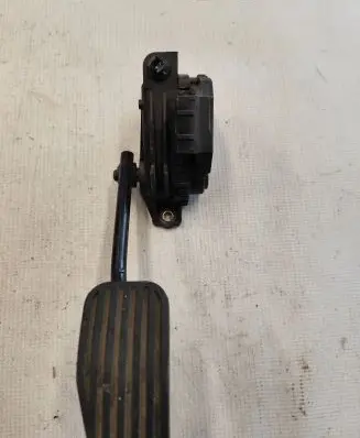 Volvo S70 V70 V70 XC Accelerator throttle pedal 9447137