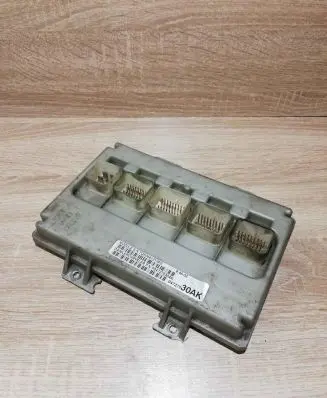 Chrysler Voyager Central body control module 04727030AK