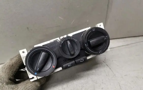 Volkswagen Golf IV Climate control unit 1J0820045F