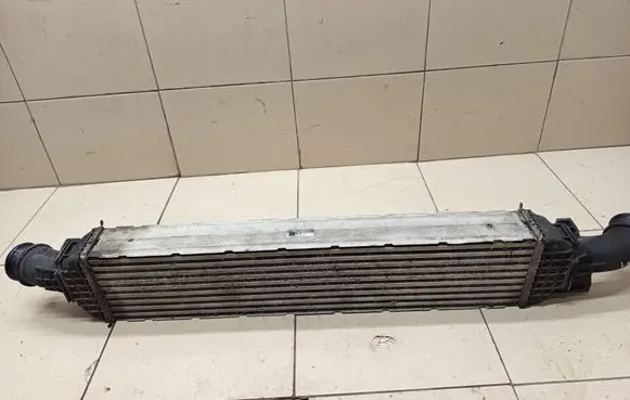 Audi Q3 8U Intercooler radiator 8U0145803B