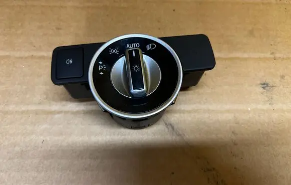 Mercedes-Benz GL X166 Light switch A2129050551