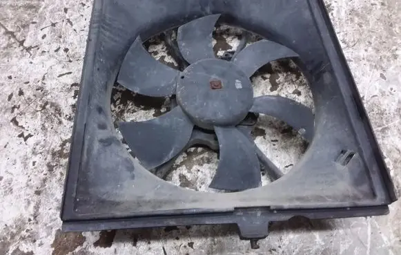 Volvo S40, V40 Electric radiator cooling fan 8240212