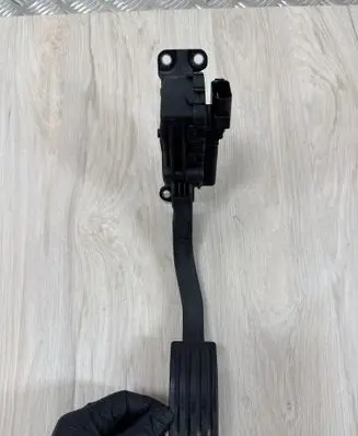 Ford Kuga I Accelerator throttle pedal 3M519F836AH 6PV00864136