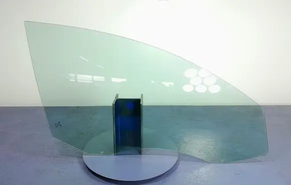 Volkswagen PASSAT CC Front door window glass four-door