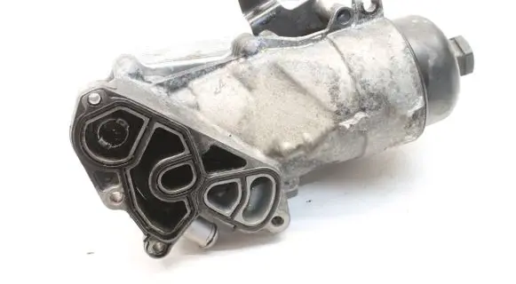 Mazda 5 Oil filter mounting bracket