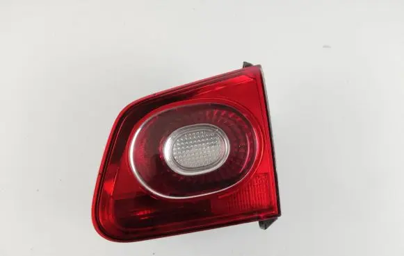 Volkswagen Tiguan Tailgate rear/tail lights 5N0945094B