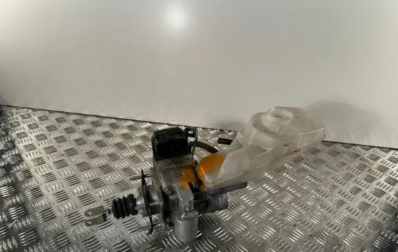 Lexus UX Master brake cylinder 4721076220