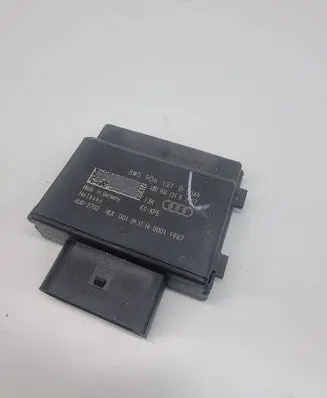 Audi A5 Fuel injection pump control unit/module 8W0906121B