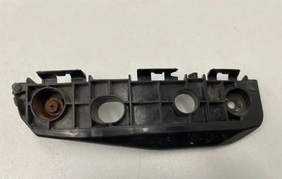 Toyota Verso Front bumper mounting bracket