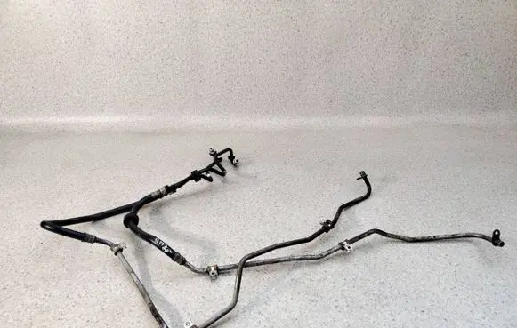 Mercedes-Benz SLK R172 Gearbox oil cooler pipe/hose A1725280324 A1725280224
