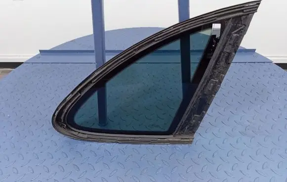 Porsche Cayenne (92A) Rear side window