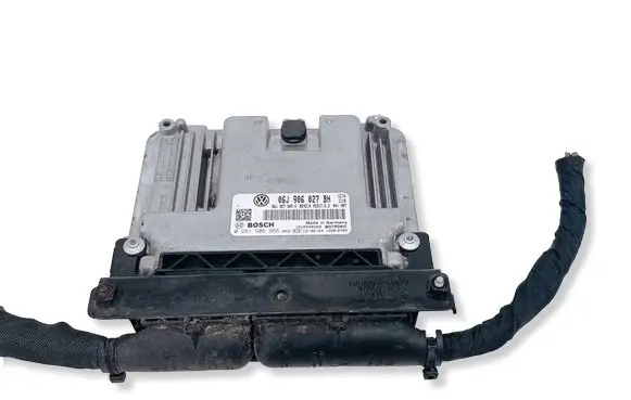 Volkswagen Tiguan Engine control unit/module 06J906027BH 0261S06956
