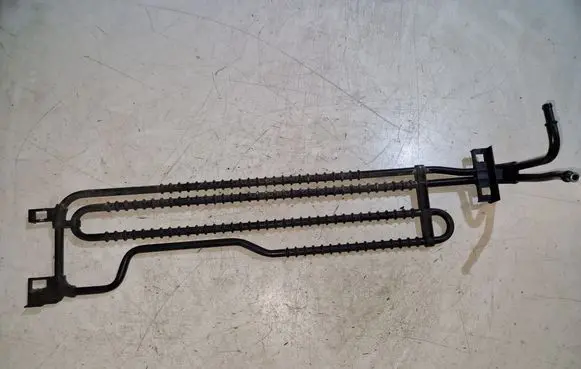 Mercedes-Benz C W204 Power steering radiator A2044601024