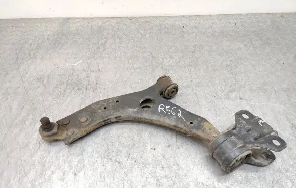 Ford Focus Front lower control arm/wishbone 220142920
