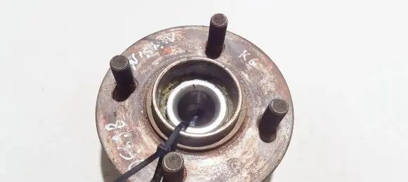 Nissan Almera Rear wheel hub