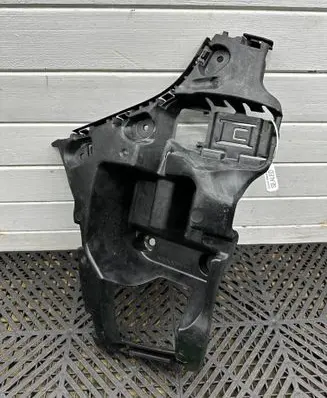 BMW 1 F40 Rear bumper mounting bracket 7461399 3200101363