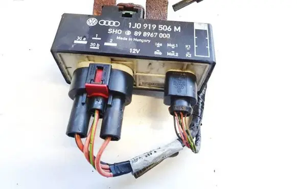 Seat Ibiza IV (6J,6P) Coolant fan relay 1j0919506m 898967000