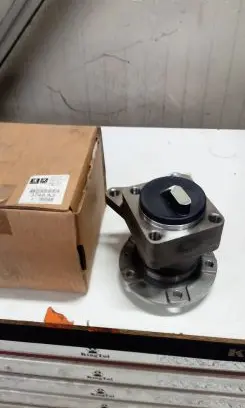 Peugeot Expert Rear wheel hub 3748a3