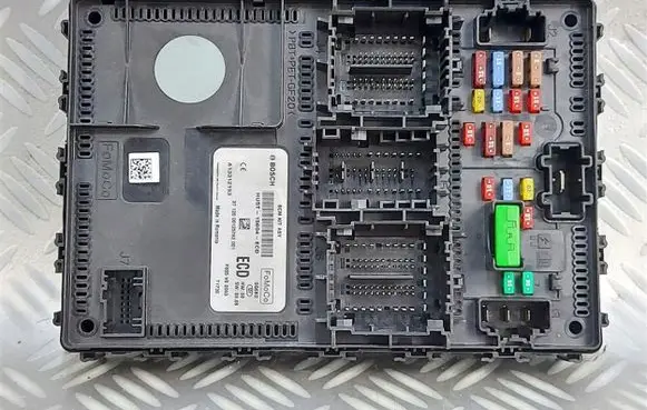 Ford Fiesta Fuse module HU5T15604ECD