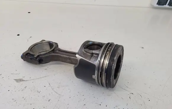 Opel Vivaro Piston with connecting rod 080340