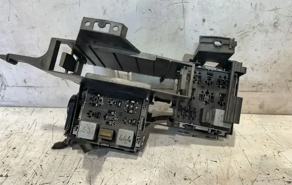 Volkswagen Touareg I Fuse box set 7L0937503A