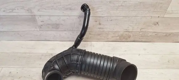 Audi A4 S4 B7 8E 8H Turbo air intake inlet pipe/hose 8E0129615J 8E0129615