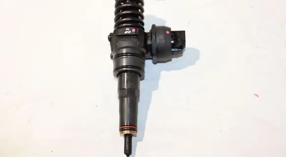 Skoda Fabia Mk2 (5J) Fuel injector 038130073BP 0414720314
