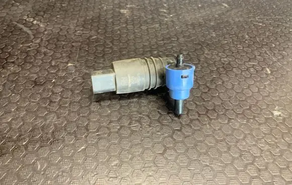 Volkswagen Touareg I Windscreen/windshield washer pump 26259