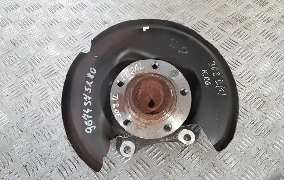Rear wheel hub