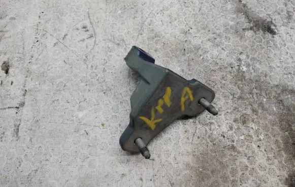Mercedes-Benz C W205 Front door lower hinge 