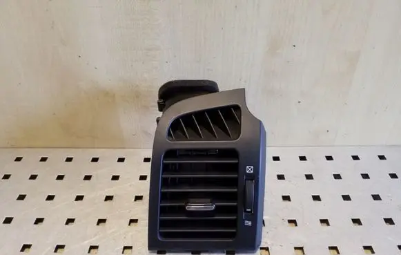 Chevrolet Captiva Dashboard side air vent grill/cover trim
