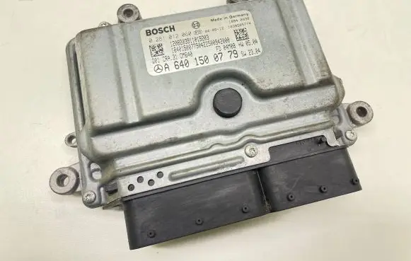 Mercedes-Benz A W169 Engine control unit/module A6401500779 1039S05774 0281012060