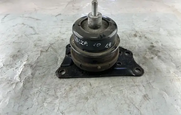 Engine mount bracket