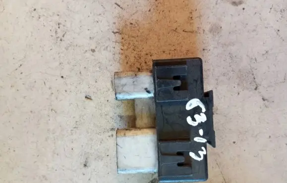 Volvo S70 V70 V70 XC Coolant fan relay 9442934