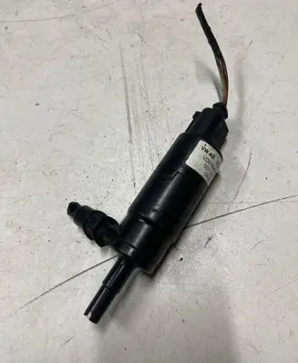 Volkswagen Golf IV Headlight washer pump 3B7955681 1J0973722A 001016