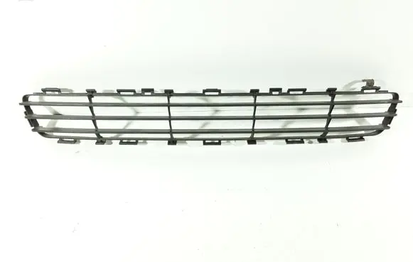 Toyota Avensis T250 Front bumper lower grill 5311205051