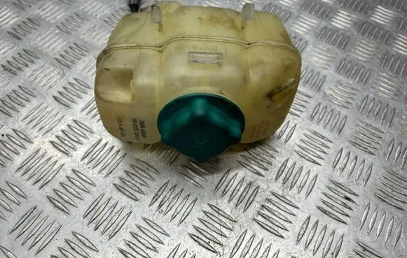 Volvo XC90 Coolant expansion tank/reservoir 8683456 8683455