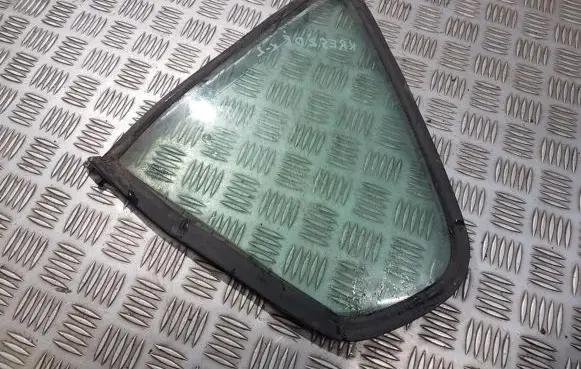 BMW 3 E36 Rear vent window glass 
