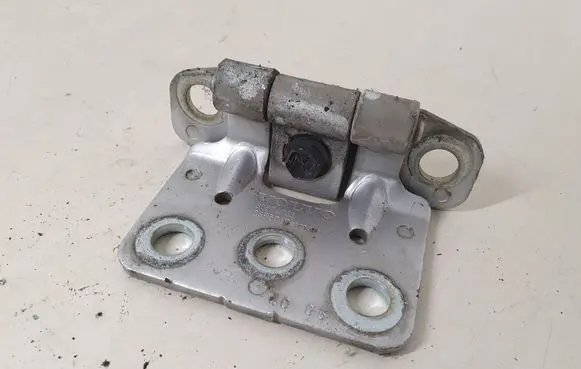 Volvo XC90 Tailgate hinge 30674732