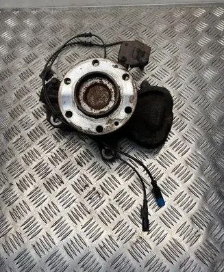 Mercedes-Benz Sprinter W906 Front wheel hub A906332