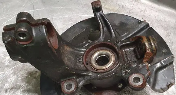 Volvo S80 Front wheel hub 6G913K170A