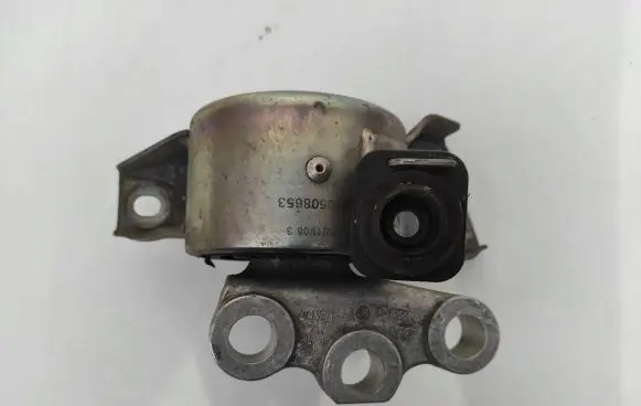 Fiat 500 Engine mount bracket 50508653