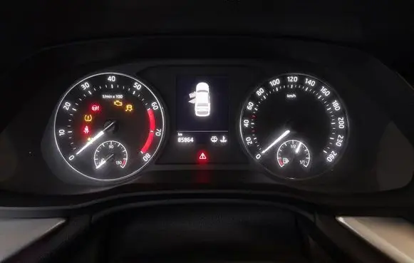 Skoda Octavia 985 Speedometer (instrument cluster) 5E3920740B