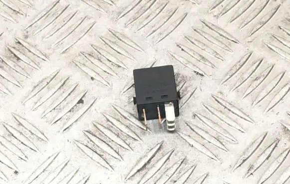 Volvo V70 Other relay V23074 44061142A A4001X55